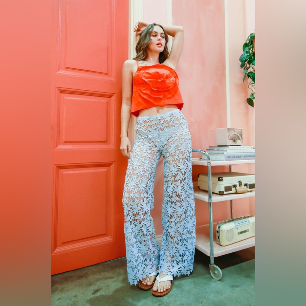 HYFVE Flower Front Square Neck Cropped Cami - Picture 3 of 3